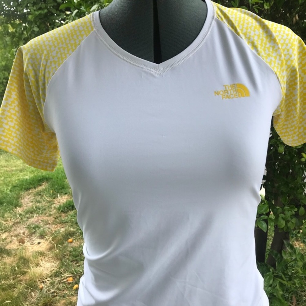 Women’s the north face small hiking shirt